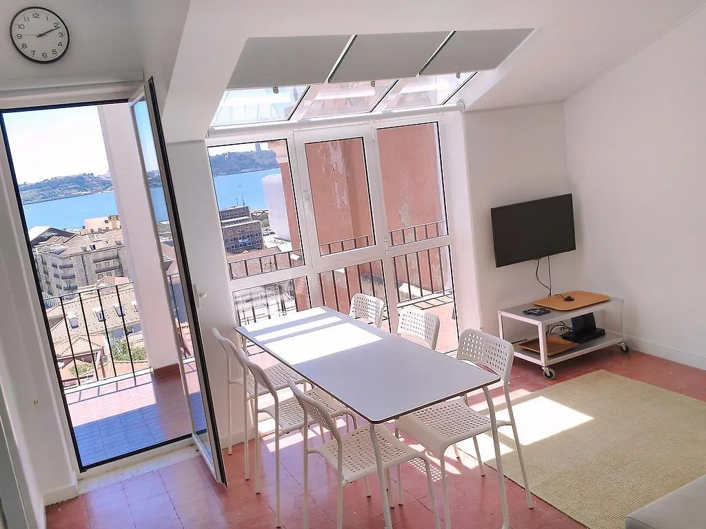 ליסבון Bica Terrace Apartment פורטוגל